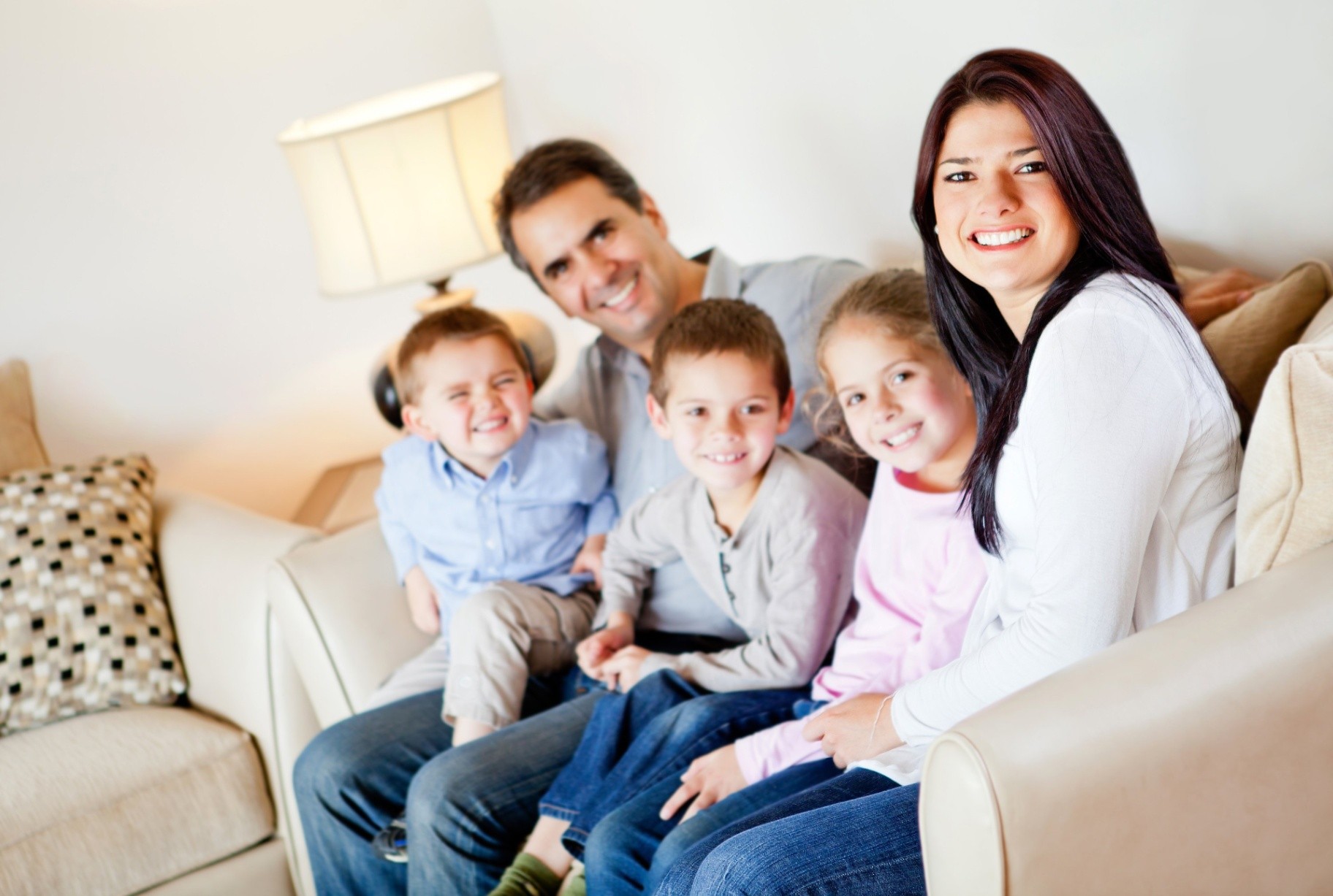 Why UAE families choose our mobile, internet, and IPTV packages for their homes
